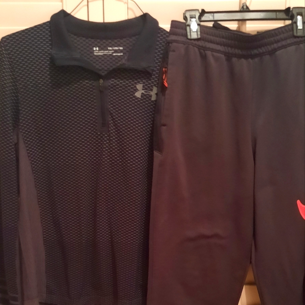 !! SOLD OUT!!Under armour 3 warm sweater  one Nike joggers  boys size 10 oh 12